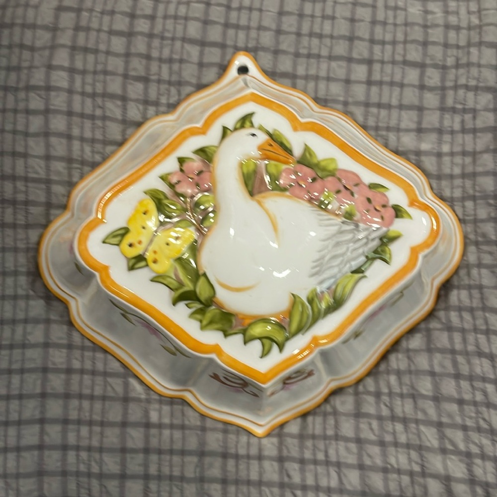 1986 Le Cordon Bleu Goose Hanging Ceramic Mold by Franklin Mint